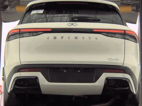 Certified 2023 INFINITI QX60 Pure FWD image 7