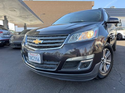 Used 2015 Chevrolet Traverse LT FWD image 3