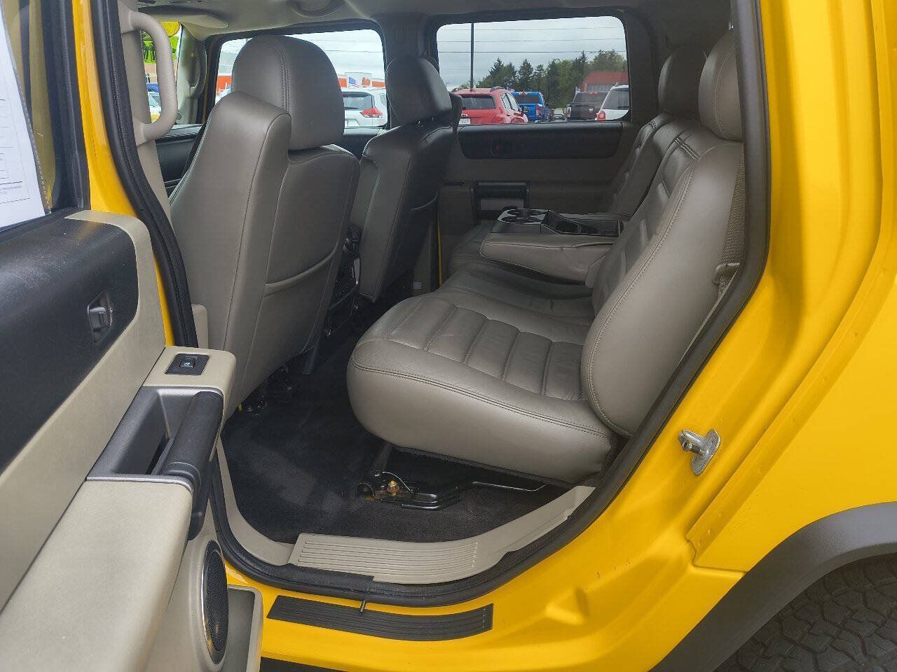 Used 2003 HUMMER H2 w/ Preferred Equipment Group AWD/4WD image 12