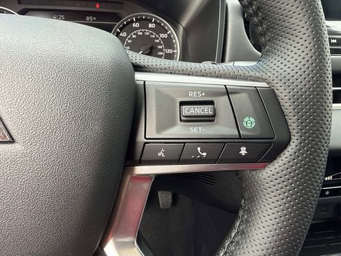 New 2026 Mitsubishi Outlander SE FWD image 34