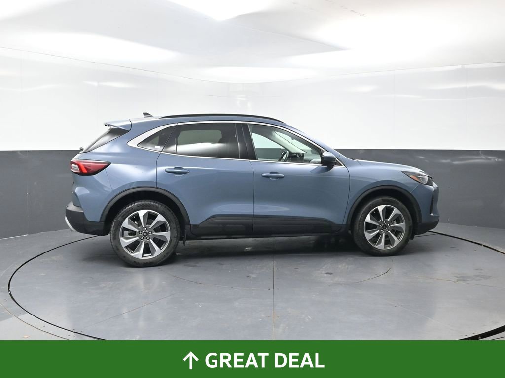 Used 2024 Ford Escape Platinum AWD/4WD image 2