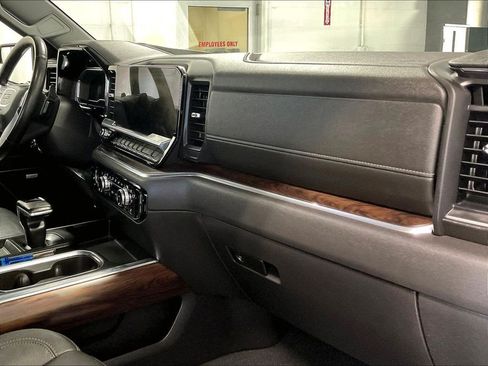 Used 2023 GMC Sierra 1500 SLT w/ SLT Premium Package AWD/4WD image 14