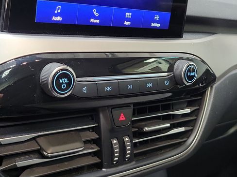 Used 2020 Ford Escape SE image 27