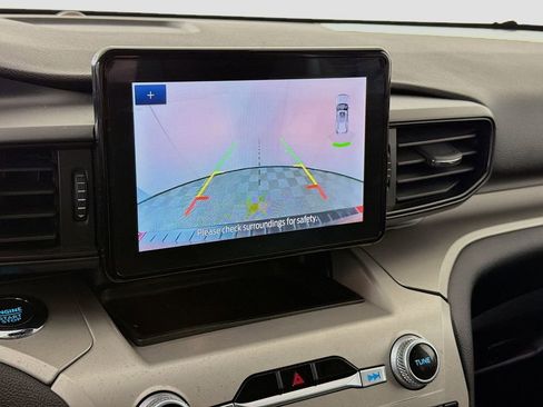 Used 2022 Ford Explorer XLT image 17