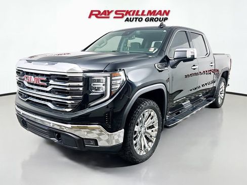 Used 2022 GMC Sierra 1500 SLT w/ SLT Premium Plus Package AWD/4WD image 3