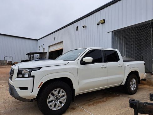 Used 2023 Nissan Frontier SV w/ Technology Package AWD/4WD image 4