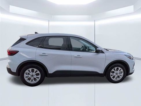 Used 2025 Ford Escape Active FWD image 3
