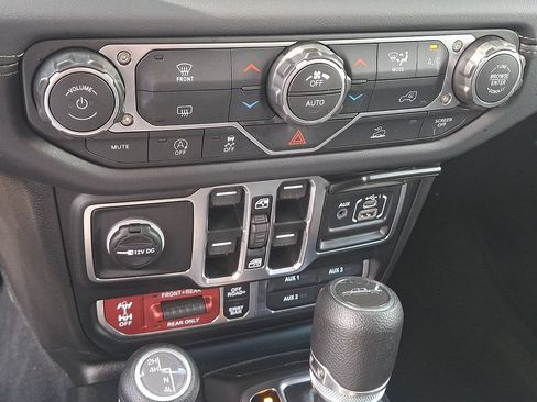Used 2026 Jeep Gladiator Rubicon AWD/4WD image 15