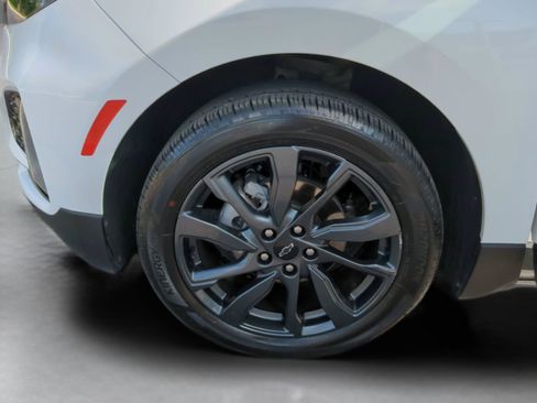 Used 2022 Chevrolet Equinox RS w/ RS Leather Package FWD image 32