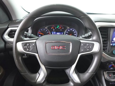 Used 2023 GMC Acadia SLE image 13