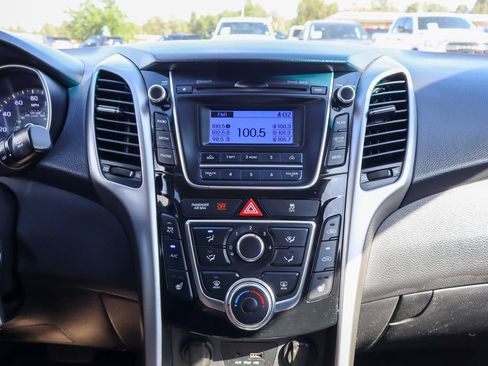 Used 2016 Hyundai Elantra GT FWD image 17