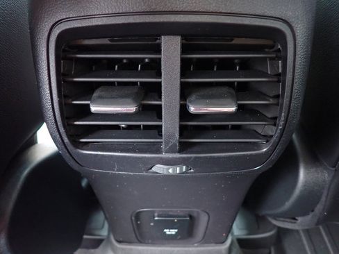 Used 2020 Ford Escape Titanium AWD/4WD image 19