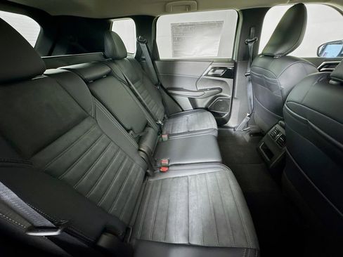 New 2026 Mitsubishi Outlander SE image 27