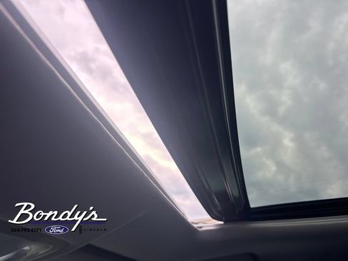 Used 2019 Toyota Highlander XLE FWD image 9