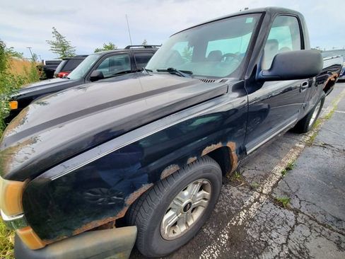 Used 2005 Chevrolet Silverado 1500 2WD Regular Cab image 2