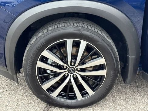 Used 2024 Nissan Pathfinder Platinum w/ Cargo Package image 24