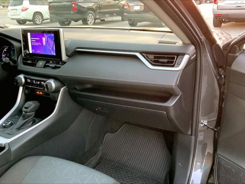 Used 2025 Toyota RAV4 XLE w/ Convenience Package image 18