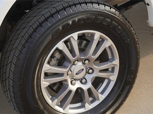 Used 2019 Ford F150 Lariat image 11