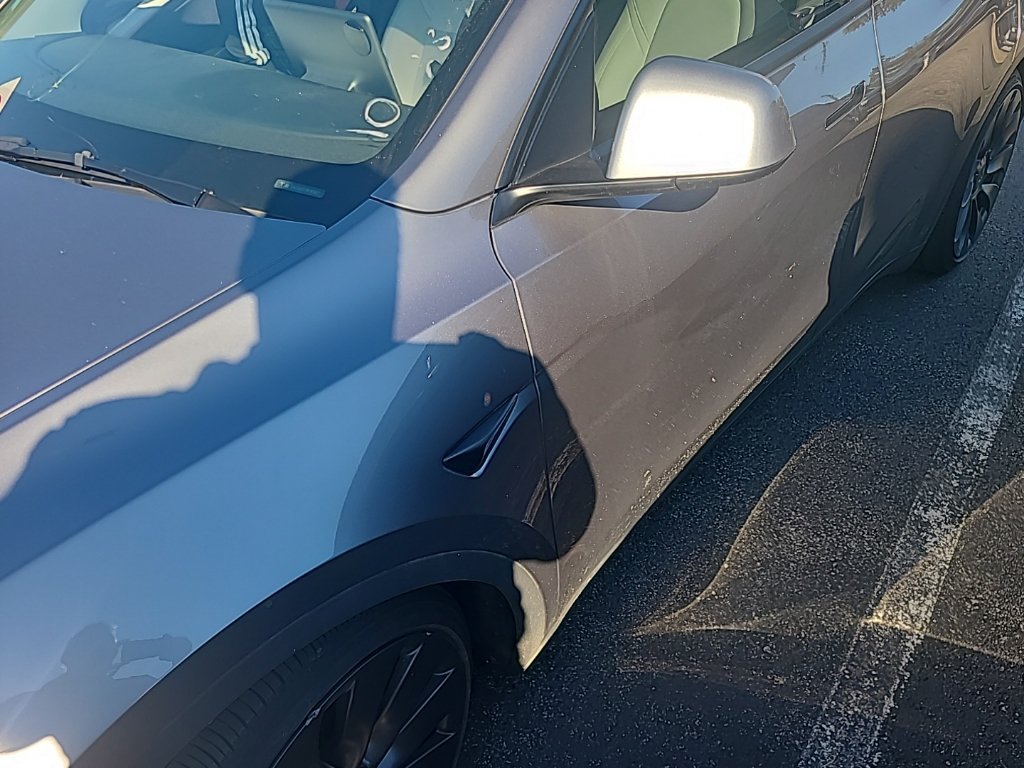 Used 2024 Tesla Model Y Performance AWD/4WD image 3