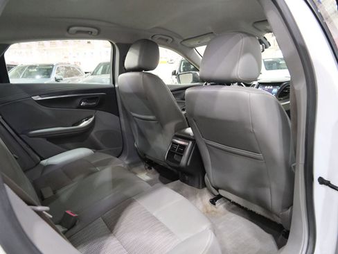 Used 2015 Chevrolet Impala LT w/ Convenience Package FWD image 20