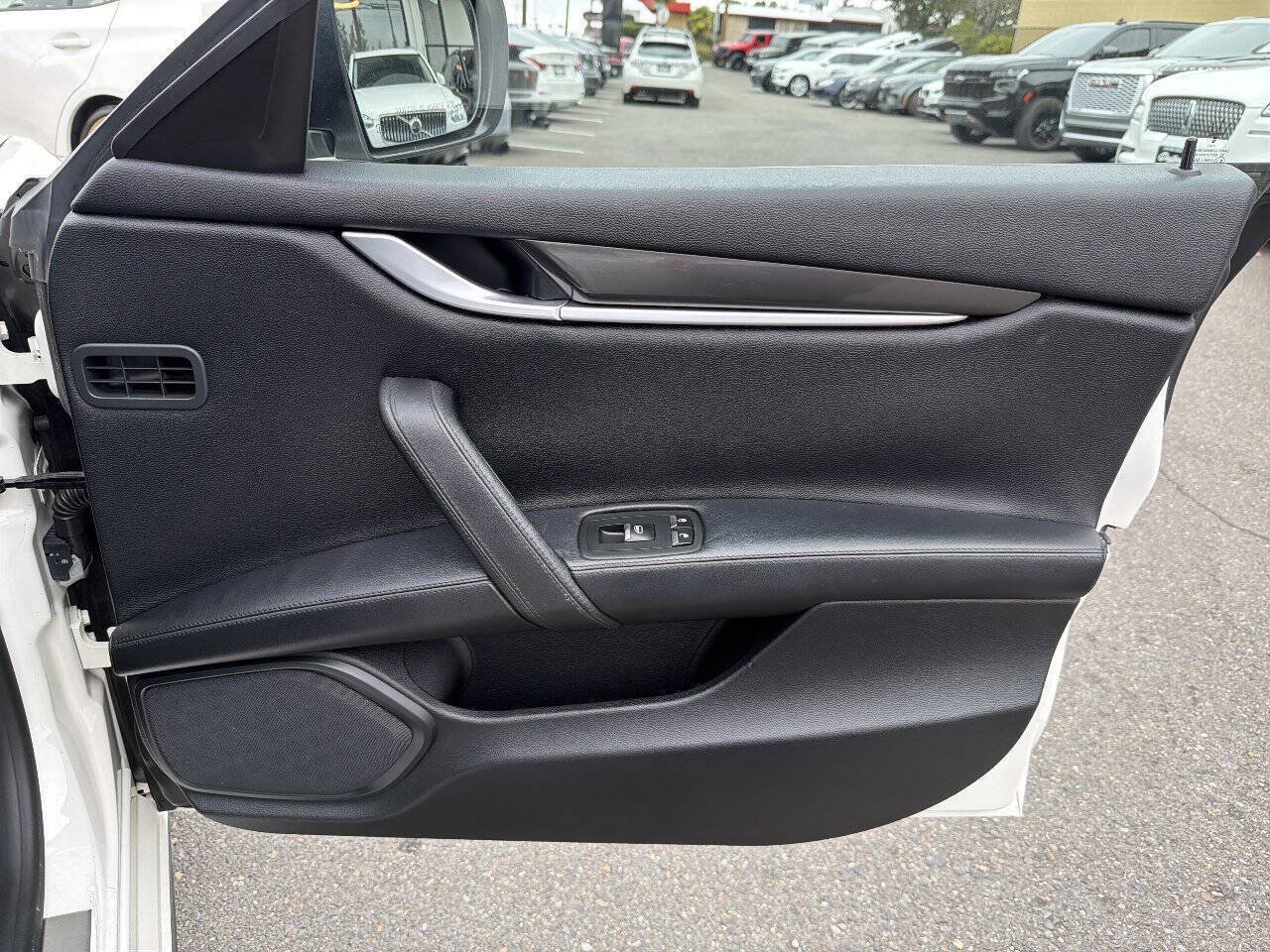 Used 2016 Maserati Ghibli S RWD image 19