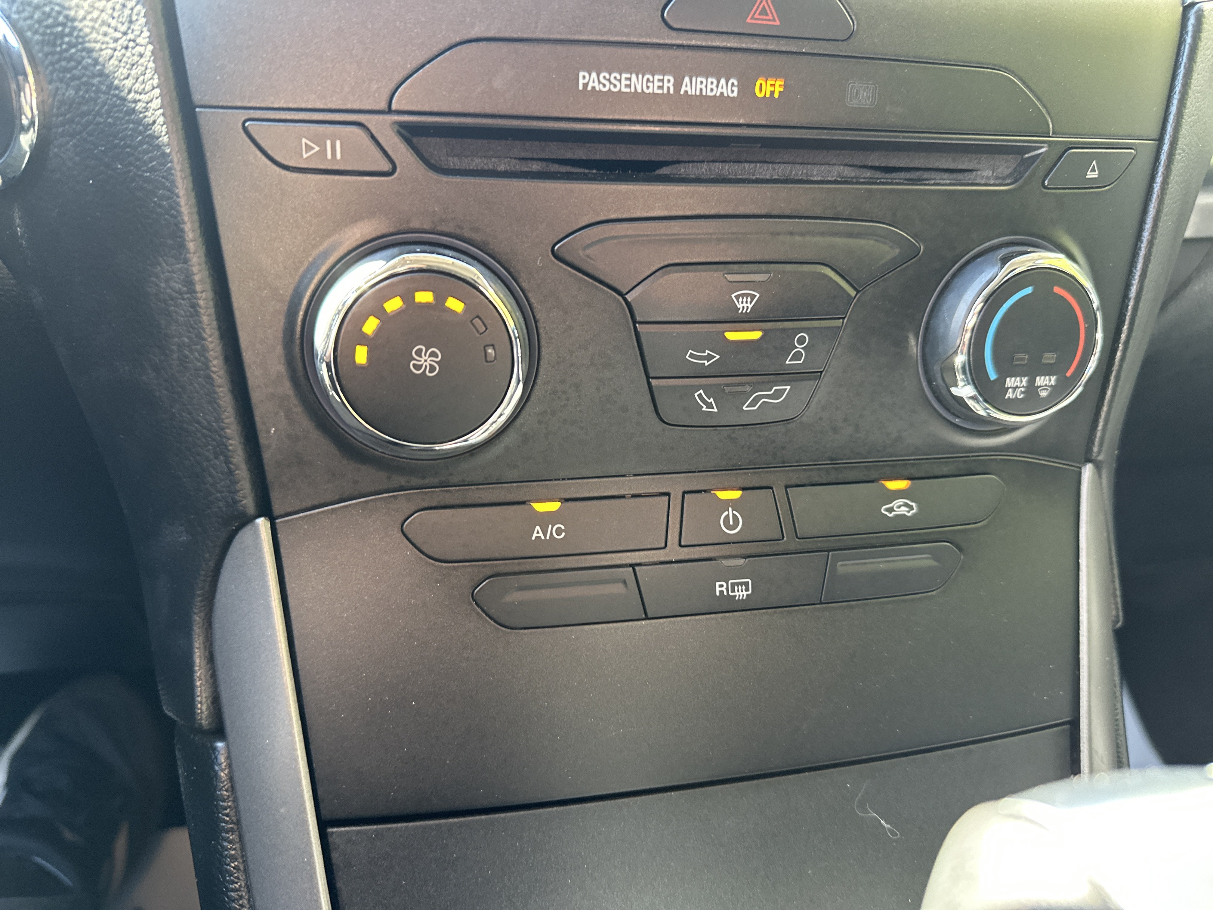 Used 2018 Ford Edge SE AWD/4WD image 18