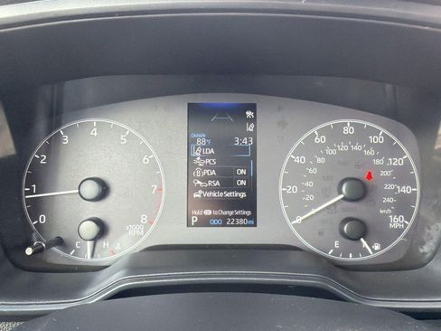 Used 2025 Toyota Corolla LE image 19