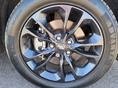 Used 2023 Dodge Durango R/T w/ Hemi Orange Plus Package RWD image 17