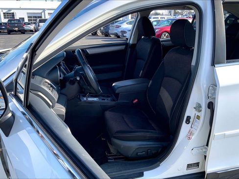 Used 2018 Subaru Outback 2.5i Premium image 8