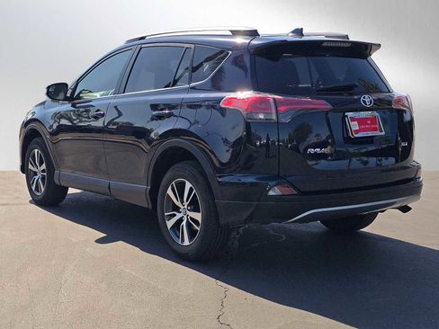 Used 2017 Toyota RAV4 XLE w/ Carpet Mat Package FWD image 5