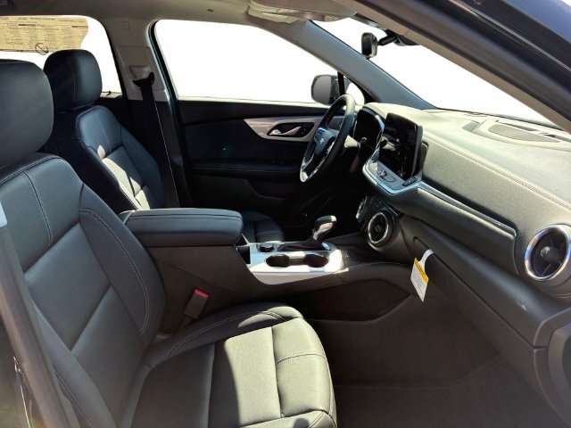 New 2026 Chevrolet Blazer LT w/ Sound & Technology Package AWD/4WD image 13