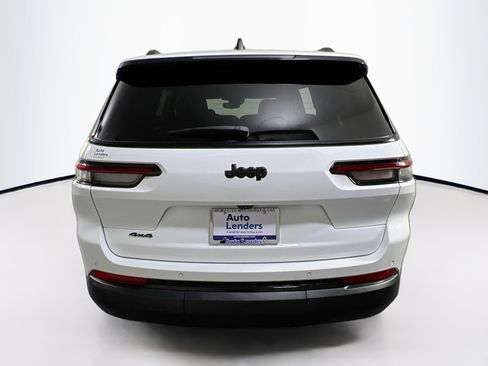 Used 2023 Jeep Grand Cherokee L Laredo image 6