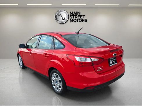 Used 2012 Ford Focus SE FWD image 3