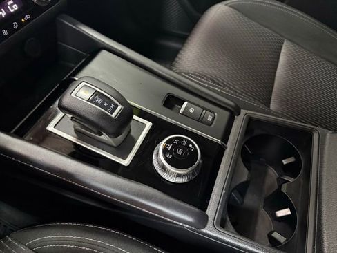 Used 2024 Mitsubishi Outlander ES FWD image 19