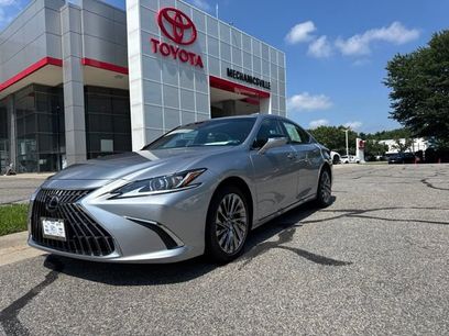 Used 2024 Lexus ES 300h w/ Technology Package