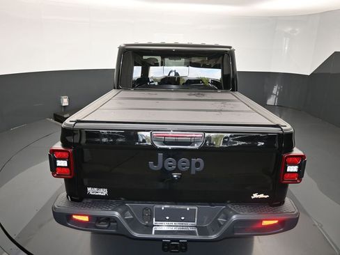 Used 2024 Jeep Gladiator Sport image 25