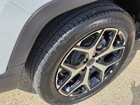 Used 2025 Jeep Compass Limited AWD/4WD image 12