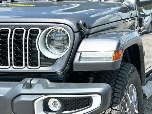 New 2026 Jeep Wrangler Unlimited Sahara AWD/4WD image 16