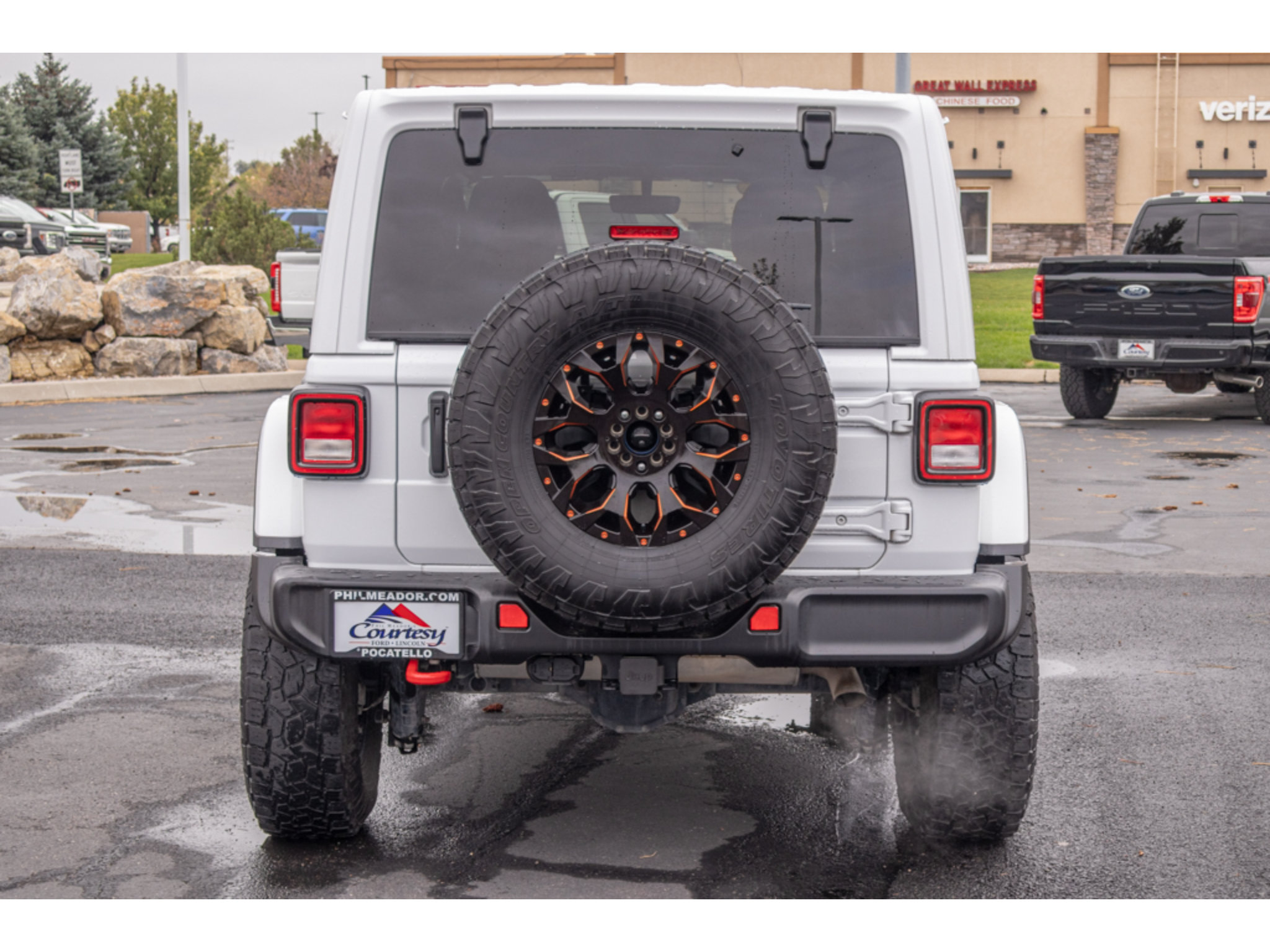 Used 2023 Jeep Wrangler Unlimited Rubicon AWD/4WD image 4