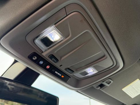 Used 2020 Chevrolet Silverado 1500 Custom w/ Custom Convenience Package image 21