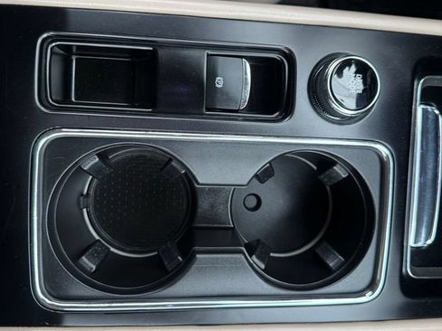 Used 2023 Lincoln Corsair AWD w/ Equipment Group 101A image 33
