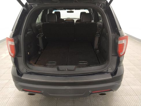 Used 2018 Ford Explorer XLT w/ Equipment Group 202A FWD image 29
