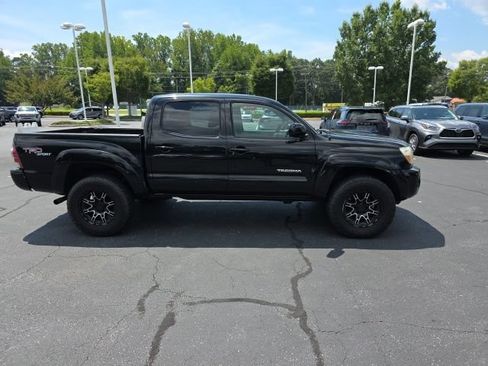 Used 2011 Toyota Tacoma 4x4 Double Cab w/ TRD Sport Pkg image 2