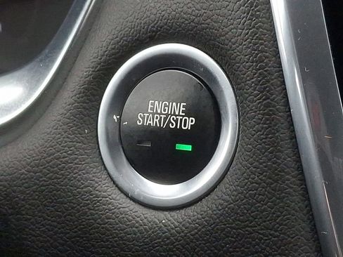 Used 2023 Chevrolet Traverse LT image 28