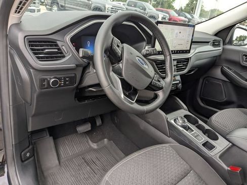 Used 2023 Ford Escape Active w/ Tech Pack #1 AWD/4WD image 2