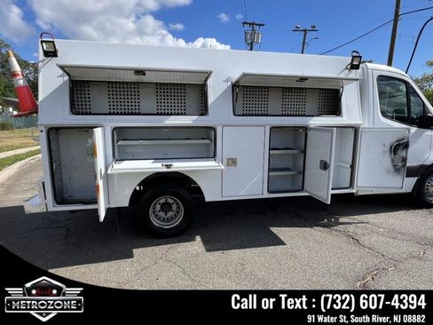 Used 2019 Freightliner Sprinter 3500 w/ Premium Package image 14