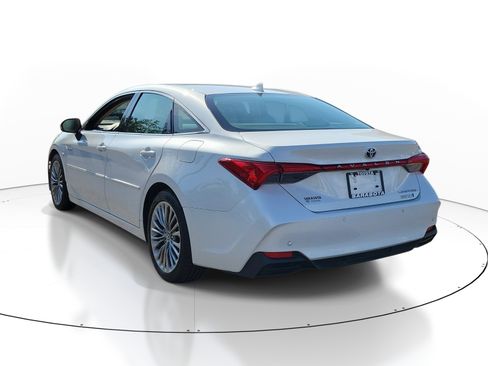 Used 2019 Toyota Avalon Limited w/ Advanced Safety Package FWD image 4