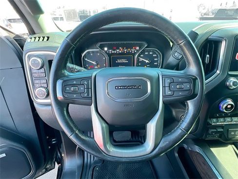 Used 2021 GMC Sierra 3500 Denali w/ Denali Black Diamond Edition image 12