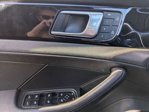 Used 2022 Porsche Panamera 4 image 13