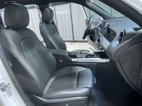 Used 2021 Mercedes-Benz GLB 250 4MATIC image 14